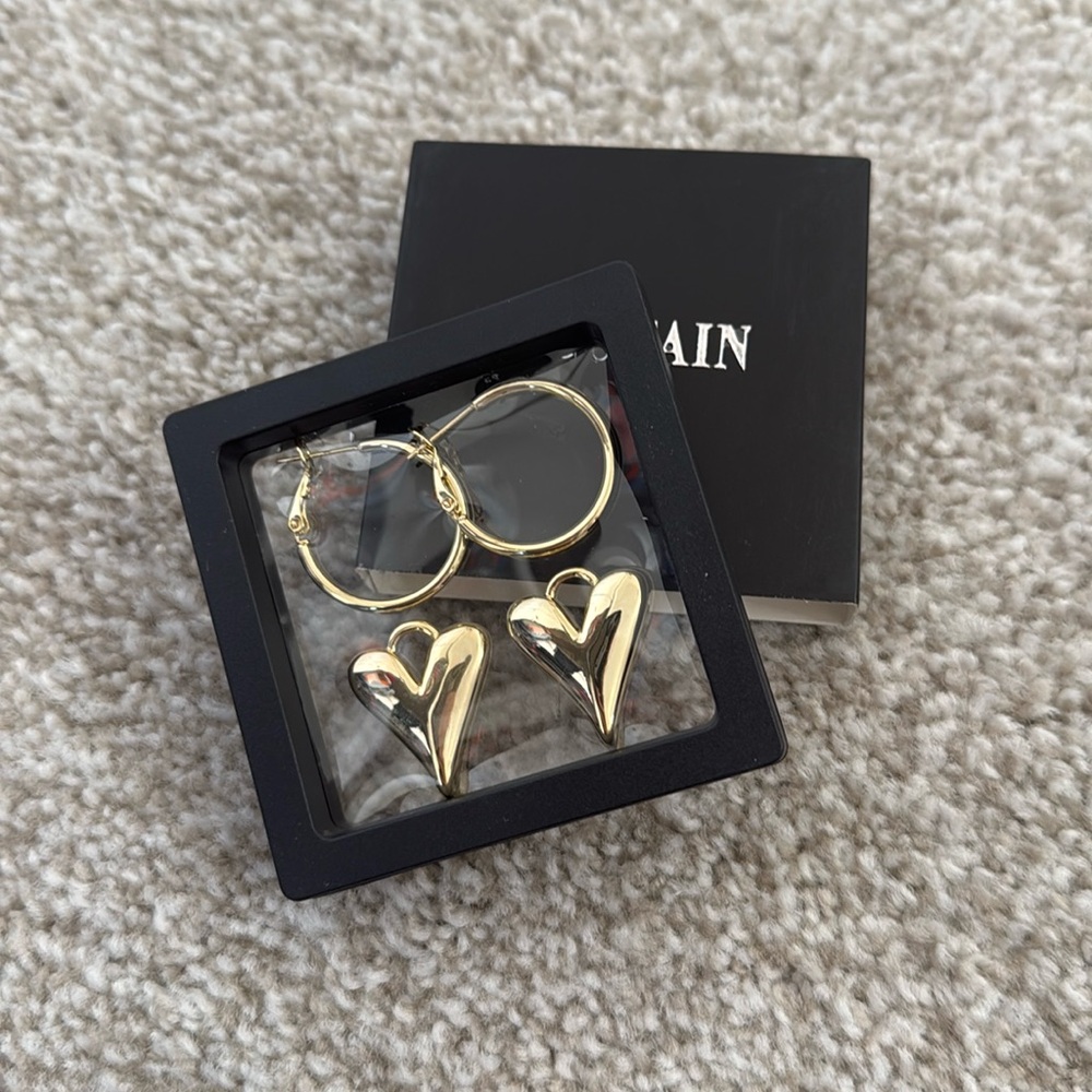 NWT removable, gold heart, hoop, earrings
